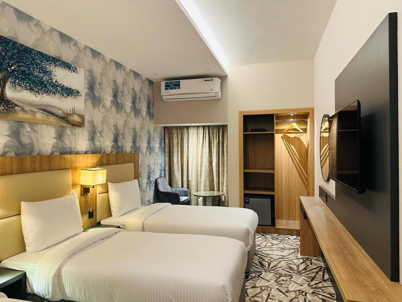 Sky Park Hotel Dubai Exterior foto